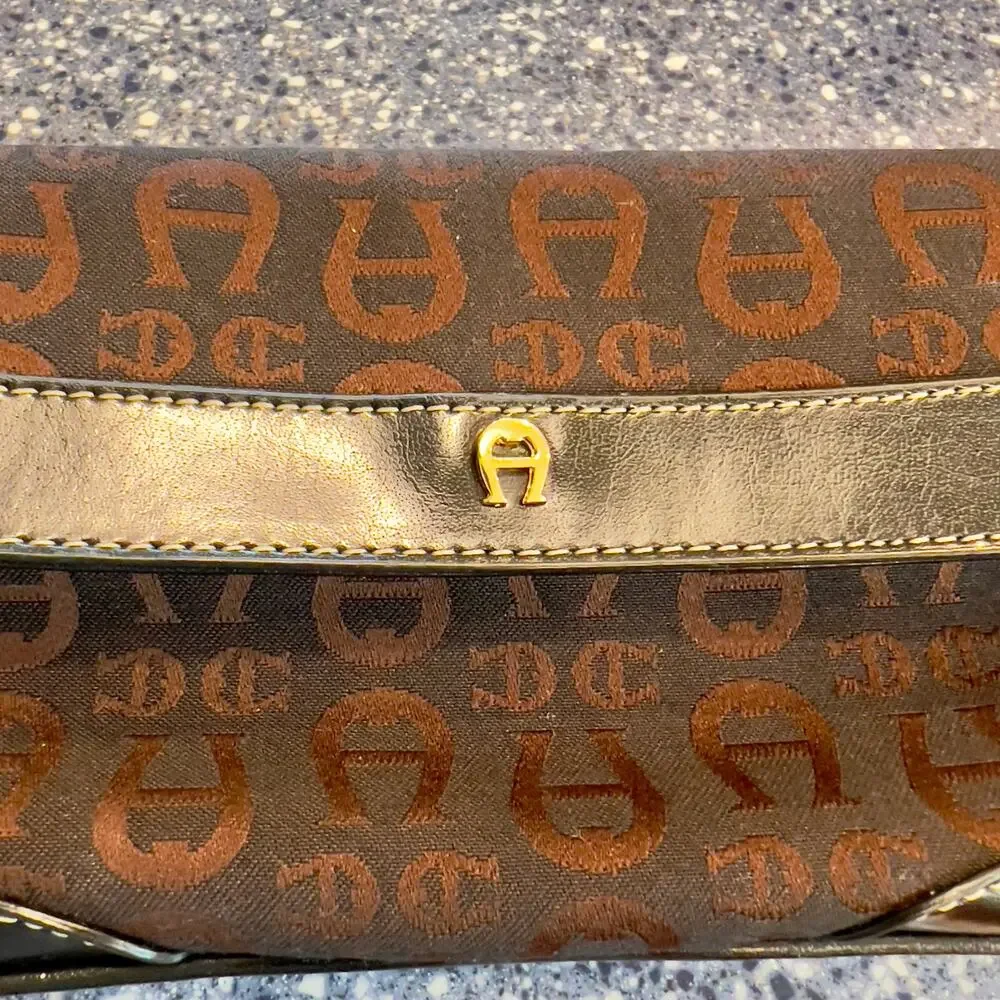 Etienne Aigner Clutch Leather Trim w/ Magnetic Clasp & Zip Inside Pocket Vintage